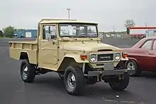 Toyota Land Cruiser pickup (FJ45)