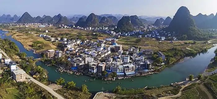 Rafts sailing down the Yulong River in Yangshuo, a county of Guilin