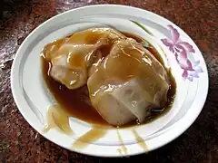 Ba-wan served with sweet and savory sauce