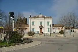 The town hall in Charols