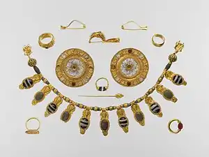 The Vulci set of jewelry; early 5th century; gold, glass, rock crystal, agate and carnelian; various dimensions; Metropolitan Museum of Art (New York City)