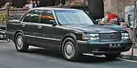 Toyota Crown Royal Saloon (JZS133, Indonesia), 3 stripes grill.